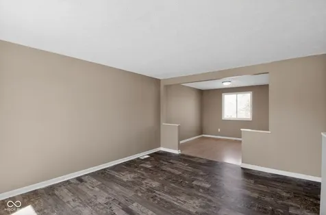 5528 Dollar Hide North Drive Indianapolis IN 46221
