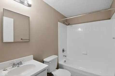 5528 Dollar Hide North Drive Indianapolis IN 46221