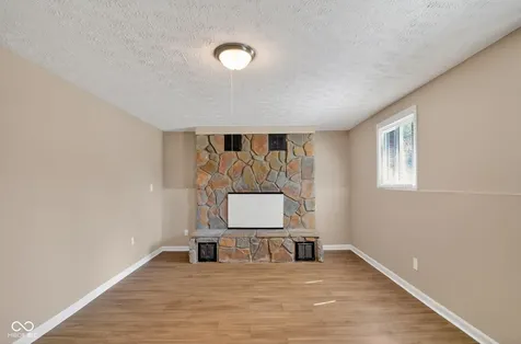 5528 Dollar Hide North Drive Indianapolis IN 46221