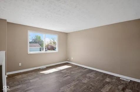 5528 Dollar Hide North Drive Indianapolis IN 46221