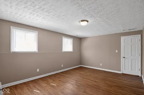 5528 Dollar Hide North Drive Indianapolis IN 46221