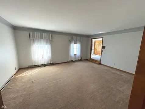 353 E Rivercrest Drive Rushville IN 46173