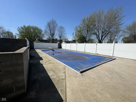 353 E Rivercrest Drive Rushville IN 46173