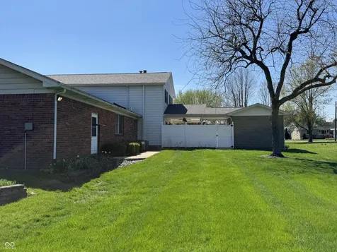 353 E Rivercrest Drive Rushville IN 46173