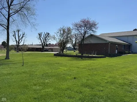 353 E Rivercrest Drive Rushville IN 46173