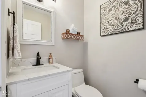 11217 Woods Bay Lane Indianapolis IN 46236
