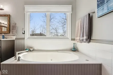 11217 Woods Bay Lane Indianapolis IN 46236