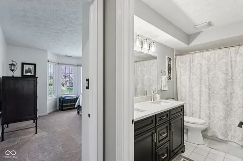 11217 Woods Bay Lane Indianapolis IN 46236