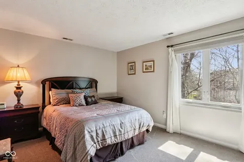 11217 Woods Bay Lane Indianapolis IN 46236