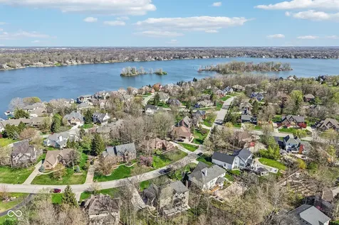 11217 Woods Bay Lane Indianapolis IN 46236
