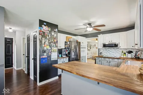 1694 Williamsburg Lane Franklin IN 46131