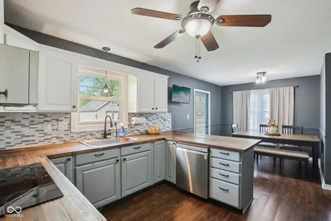 1694 Williamsburg Lane Franklin IN 46131