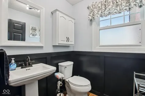 1694 Williamsburg Lane Franklin IN 46131