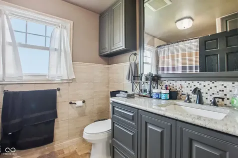 1694 Williamsburg Lane Franklin IN 46131