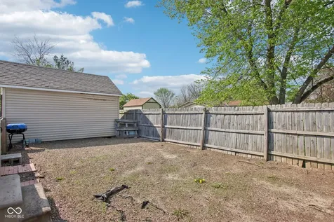 1694 Williamsburg Lane Franklin IN 46131