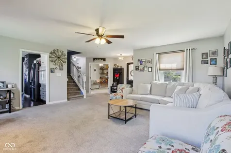 1694 Williamsburg Lane Franklin IN 46131