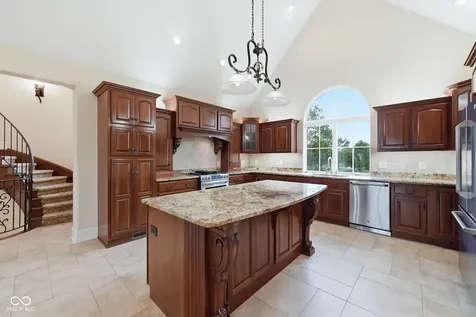 1646 E 600 N Whiteland IN 46184