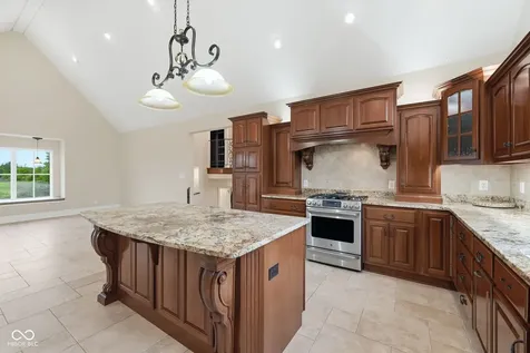 1646 E 600 N Whiteland IN 46184