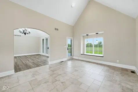 1646 E 600 N Whiteland IN 46184