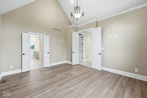 1646 E 600 N Whiteland IN 46184
