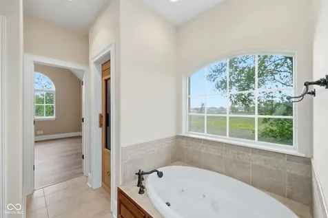1646 E 600 N Whiteland IN 46184