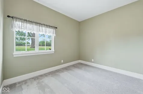 1646 E 600 N Whiteland IN 46184