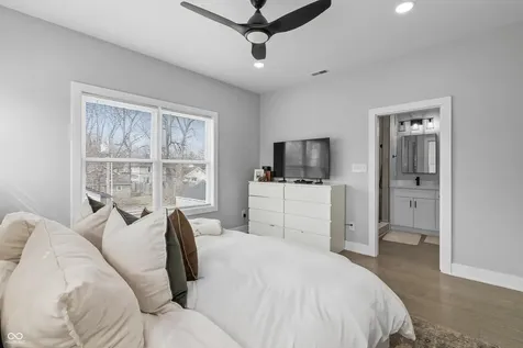 4302 Winthrop Avenue Indianapolis IN 46205