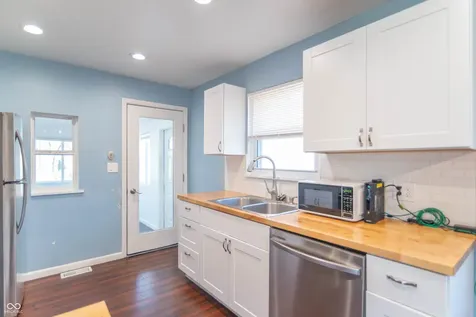 8723 Lynbrook Drive Indianapolis IN 46219