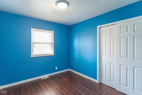 8723 Lynbrook Drive Indianapolis IN 46219