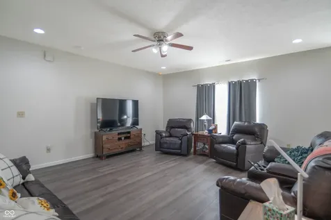841 Cherry Tree Lane Greenwood IN 46143