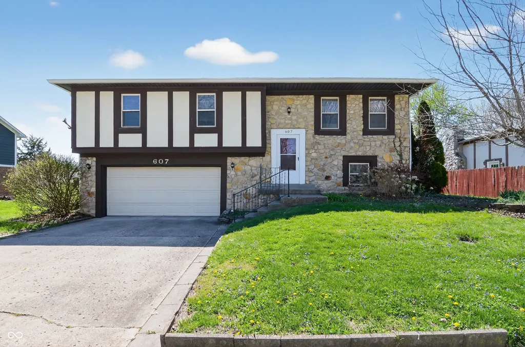 607 Rahkewood Drive Indianapolis IN 46217