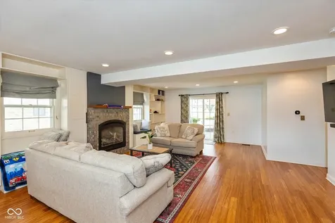 1244 Darby Lane Indianapolis IN 46260