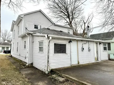 328-330 W Mechanic Street Shelbyville IN 46176