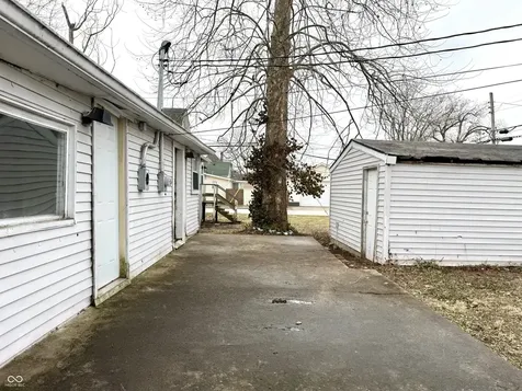 328-330 W Mechanic Street Shelbyville IN 46176