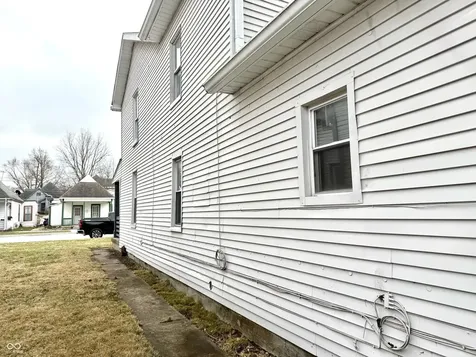 328-330 W Mechanic Street Shelbyville IN 46176