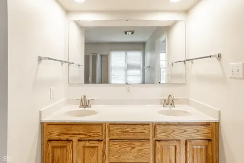 1101 Spanish Lake Drive Avon IN 46123