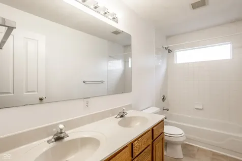1101 Spanish Lake Drive Avon IN 46123