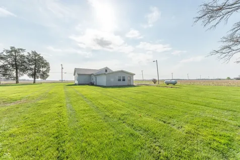 728 N 650 E Columbus IN 47203
