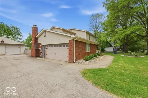 1343 S Buttercup Drive New Palestine IN 46163