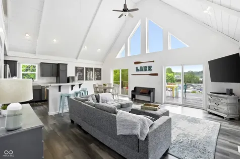 9550 E Northshore Drive Unionville IN 47468