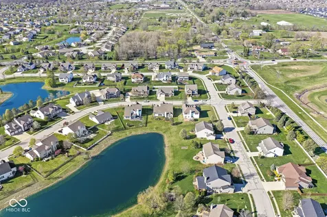 979 Glenmore Trail Brownsburg IN 46112