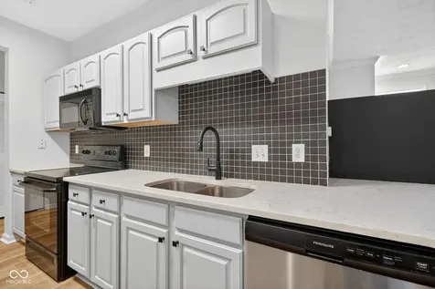 2305 Colfax Lane Indianapolis IN 46260