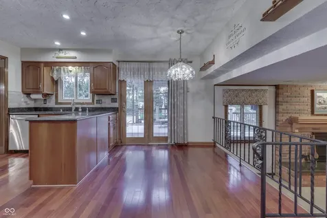 1640 Ridge Hill Lane Indianapolis IN 46217