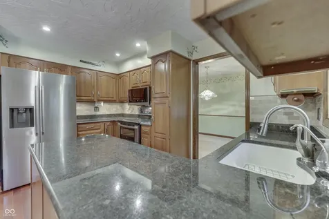 1640 Ridge Hill Lane Indianapolis IN 46217