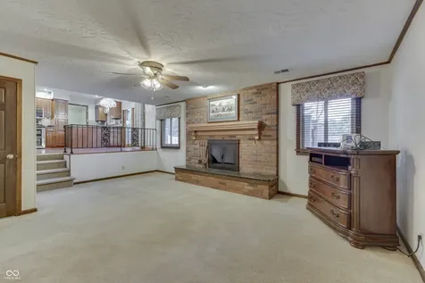 1640 Ridge Hill Lane Indianapolis IN 46217