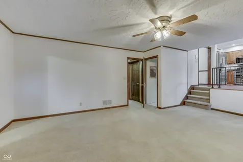 1640 Ridge Hill Lane Indianapolis IN 46217