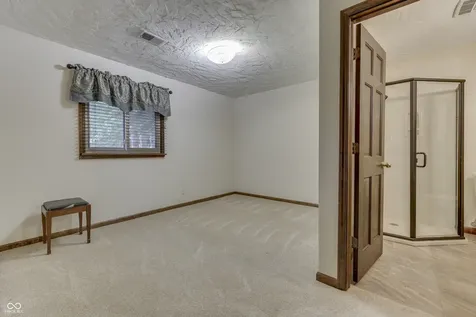 1640 Ridge Hill Lane Indianapolis IN 46217