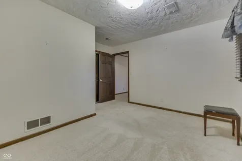 1640 Ridge Hill Lane Indianapolis IN 46217