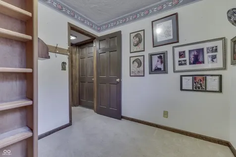1640 Ridge Hill Lane Indianapolis IN 46217