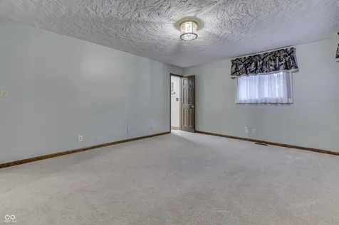 1640 Ridge Hill Lane Indianapolis IN 46217